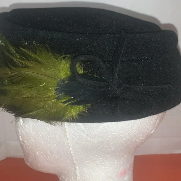 Vintage Union Made USA Red Green Black Feathered Hat  display picture 1